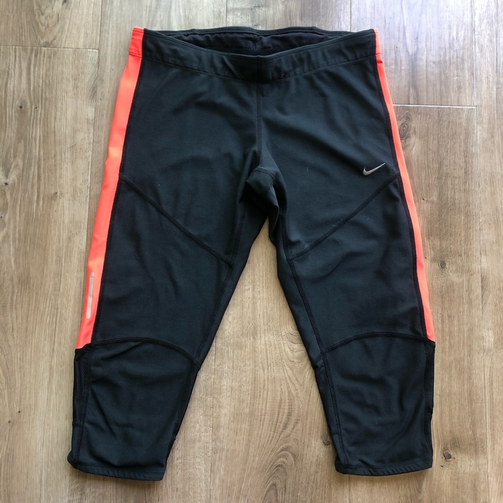 NIKE Dri-Fit cropped workout pants